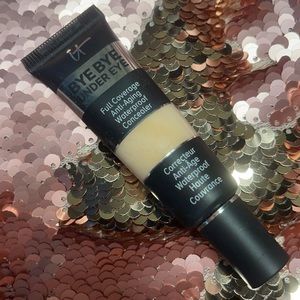 it Cosmetics Bye Bye Undereye Concealer
